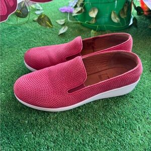 Slip-On Perforated Women's Casual Sneakers in Ref